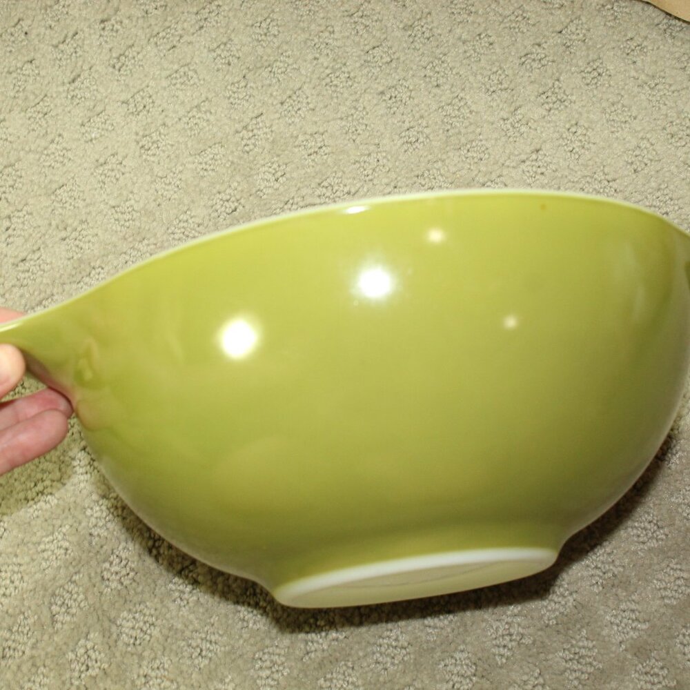 Vintage Pyrex #443 Olive Green Cinderella Nesting Mixing Bowl 2 1/2 Qt USA - Picture 2 of 4